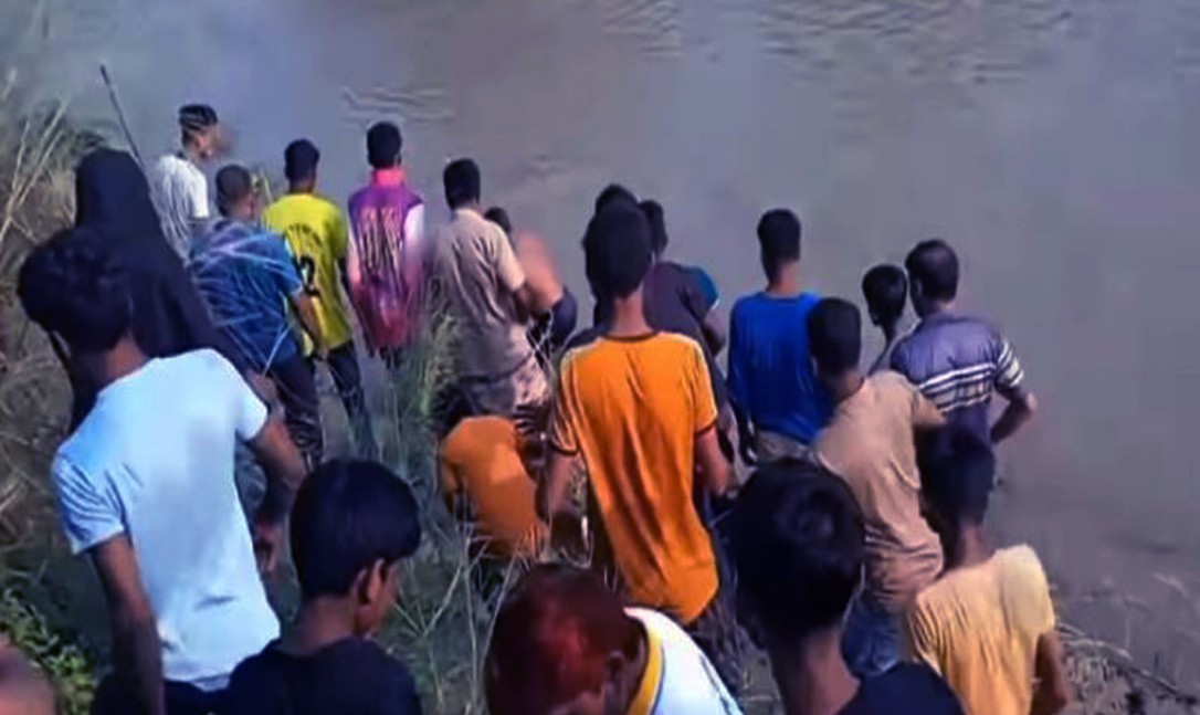 বন্ধুকে বাঁচাতে পানিতে ঝাঁপ, একসঙ্গে প্রাণ গেল দুজনের